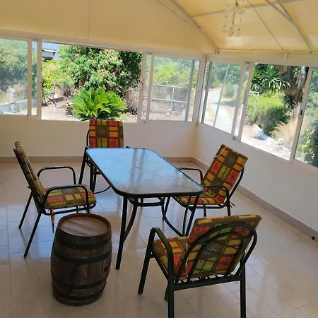 Flora House Tatil Evi