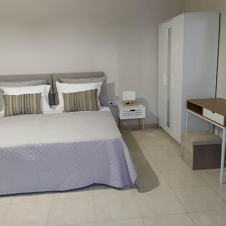 Flora House Tatil Evi