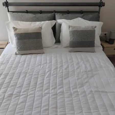 Flora House Tatil Evi