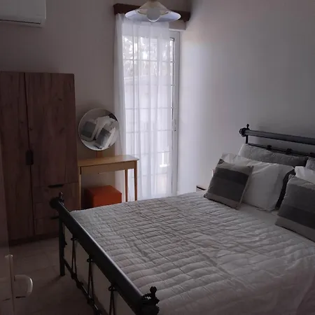 Flora House 펜션 *