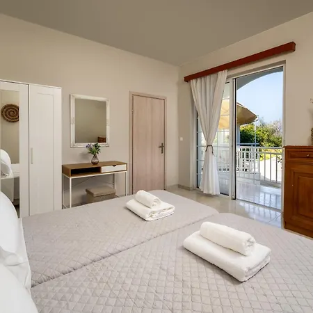 Flora House Dom wakacyjny