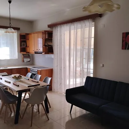 Flora House Kremastí