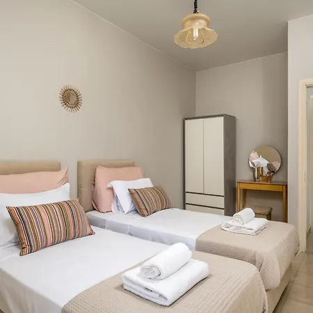 Flora House بيت للعطل Kremastí