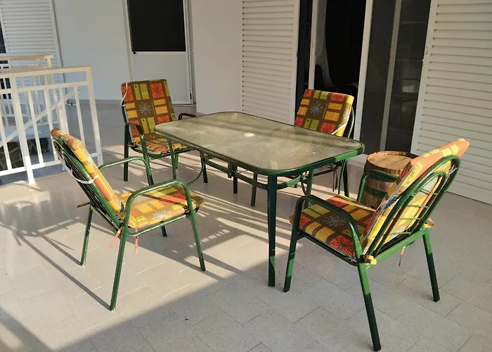 Flora House بيت للعطل