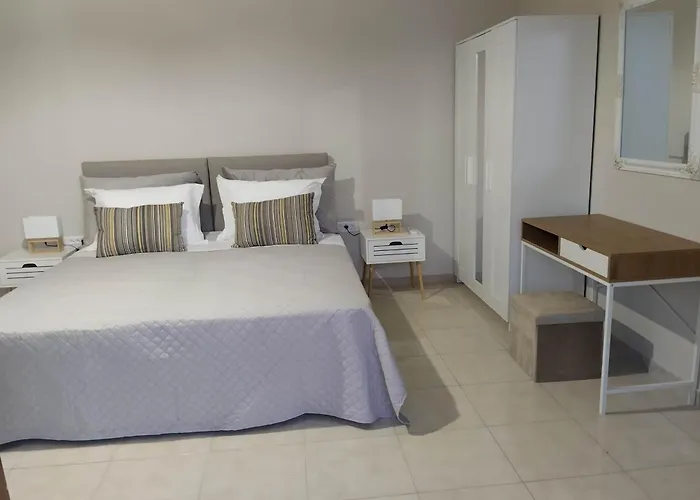 Flora House Holiday home