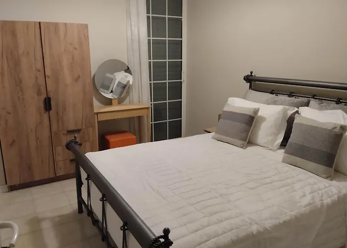 Flora House بيت للعطل Kremastí