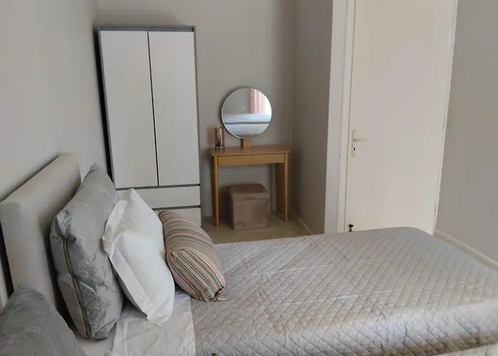 Flora House بيت للعطل Kremastí